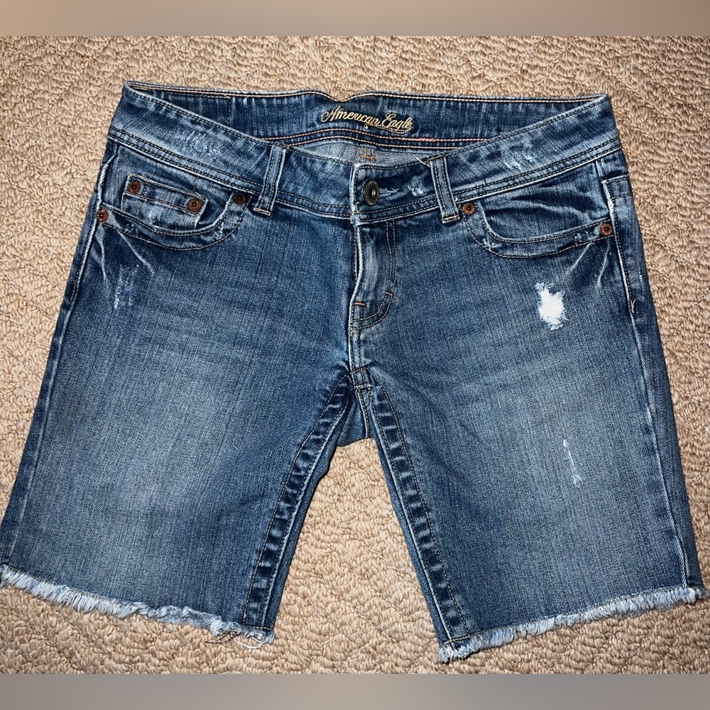 BUNDLE 5 for $50 👗👚 👖 
American Eagle Outfitters Distressed Mid Blue Jean Shorts